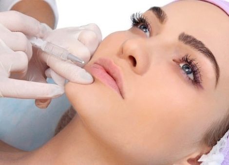 فرایند-تزریق-ژل-لب-به-چه-صورت-است